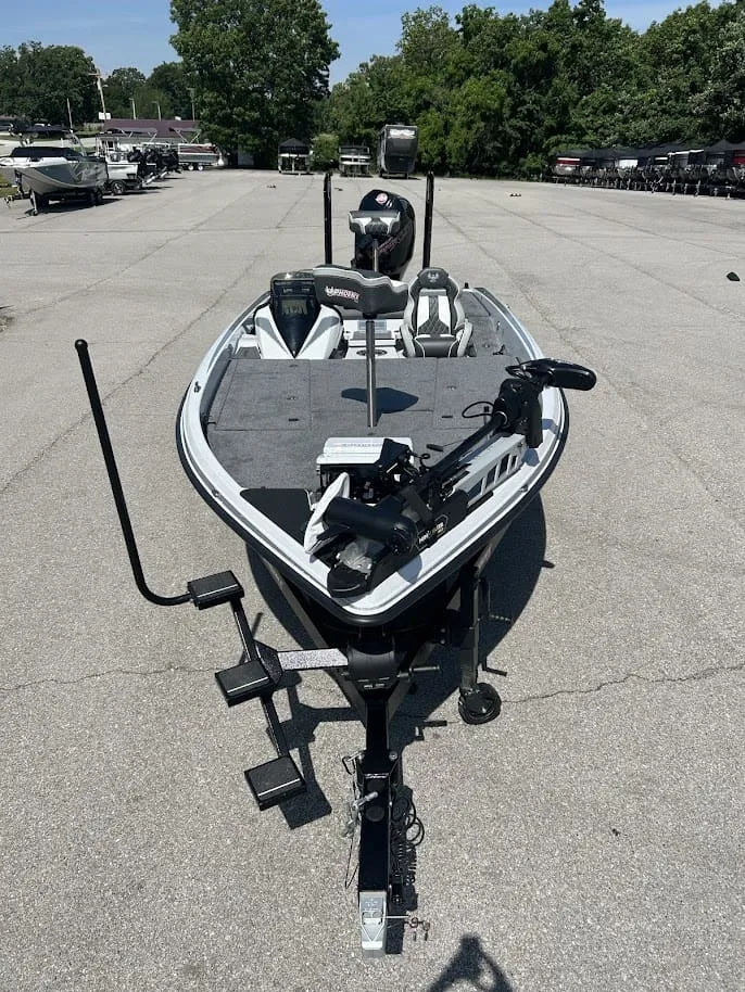 Slide: The Image of Phoenix Bass Boat 21 LXE 2027 - 8