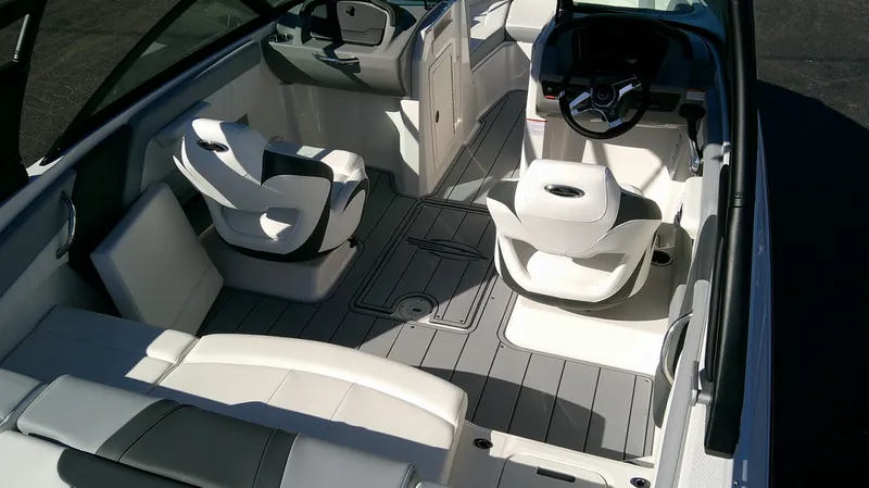 Slide: The Image of Chaparral 21 SSi 2026 - 10