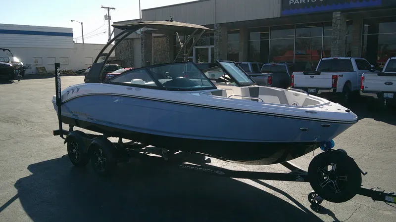 Slide: The Image of Chaparral 21 SSi 2026 - 2