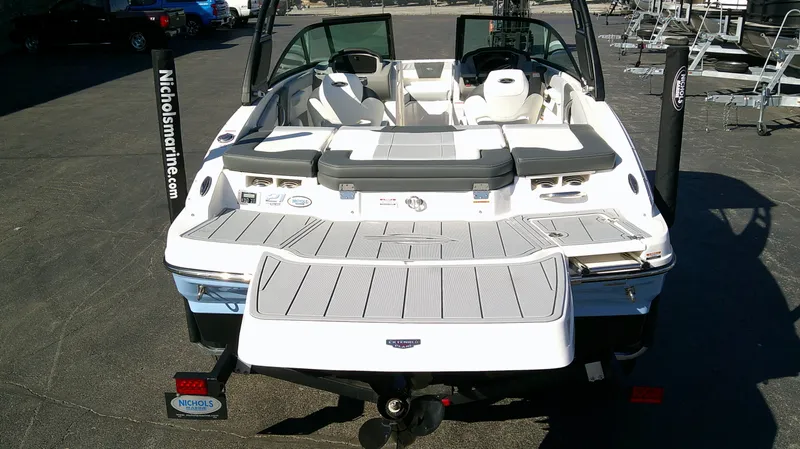 Slide: The Image of Chaparral 21 SSi 2026 - 5