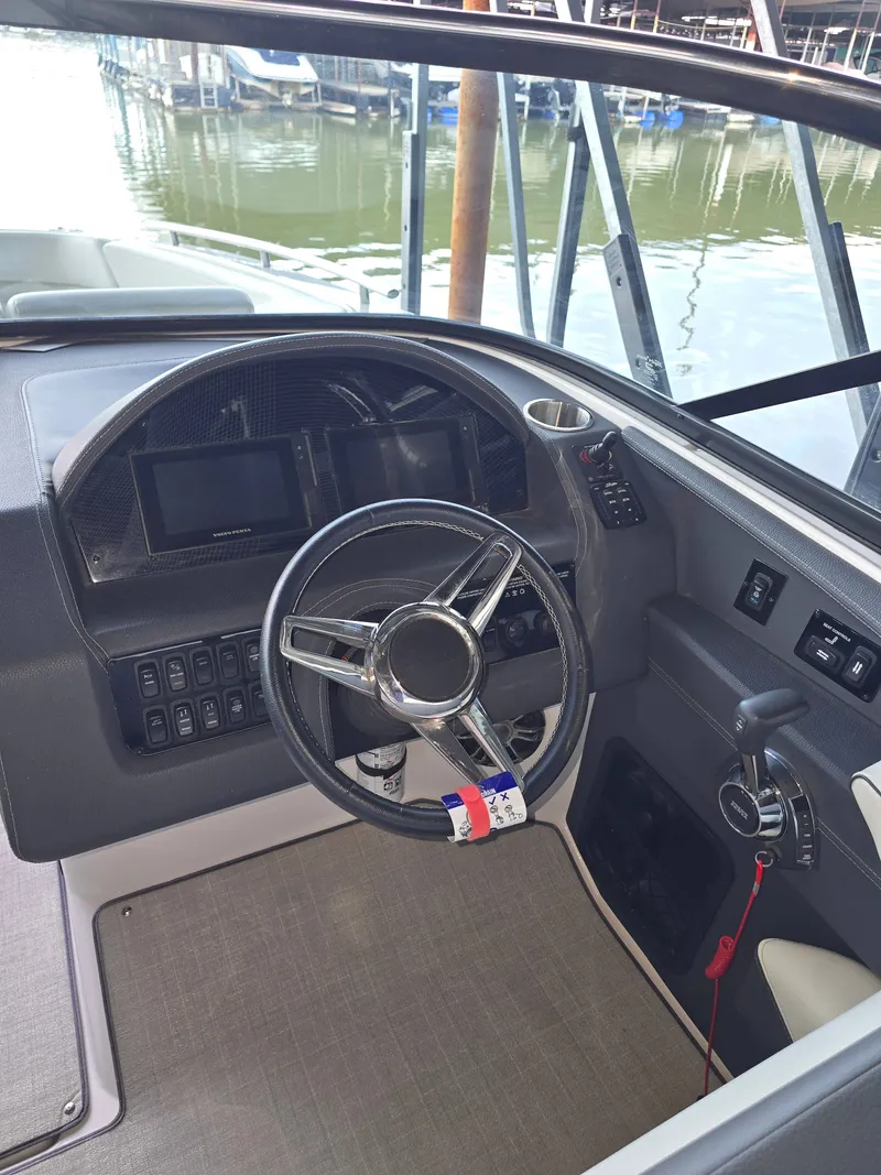 Slide: The Image of Regal 2800 2021 - 16