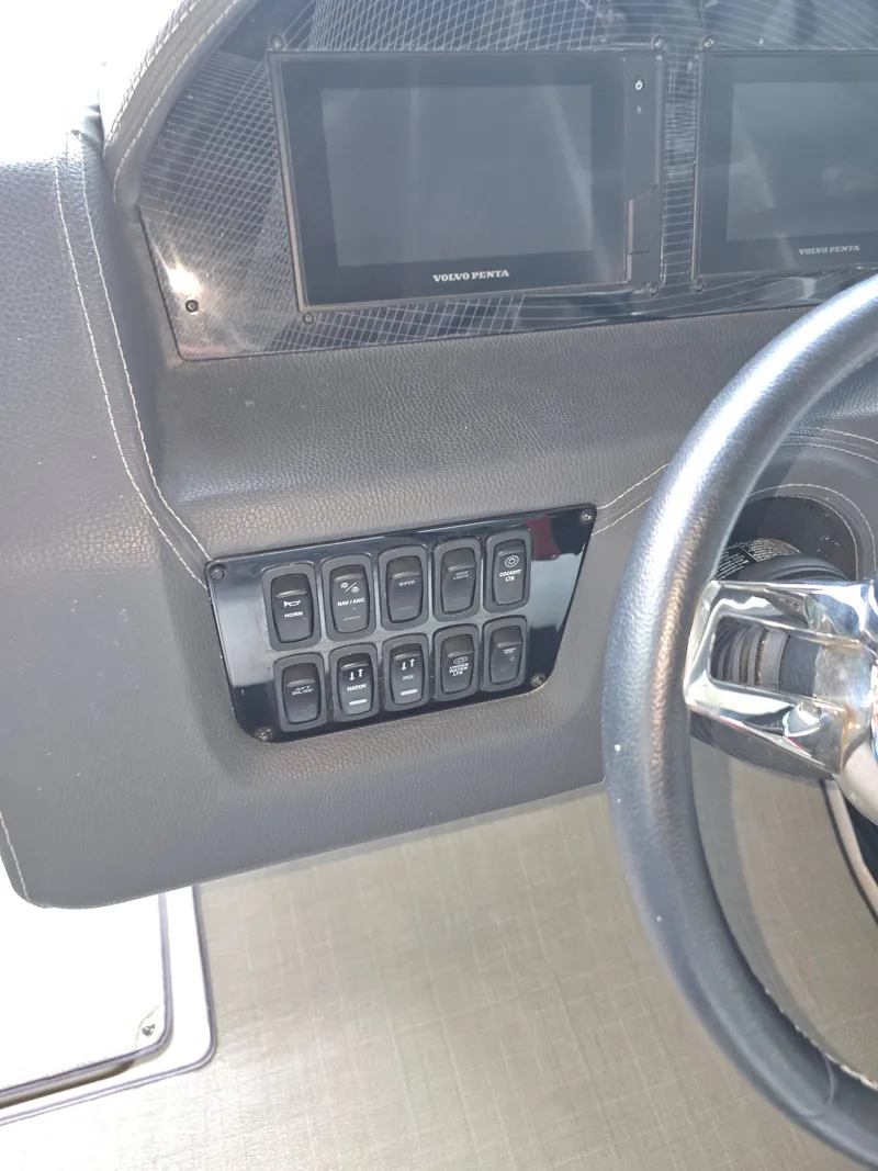Slide: The Image of Regal 2800 2021 - 19