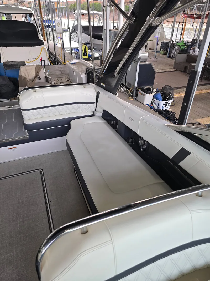 Slide: The Image of Regal 2800 2021 - 23