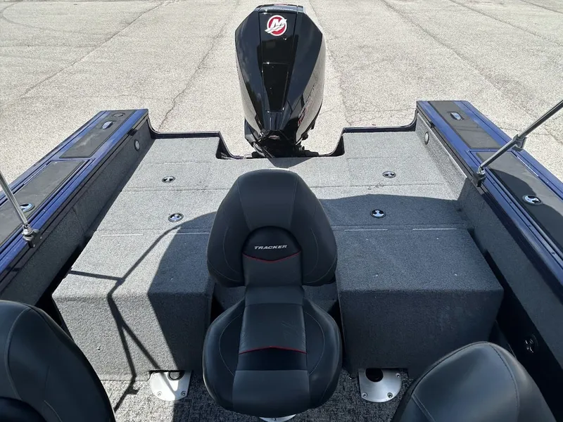 Slide: The Image of Tracker Targe V18 Combo 2024 - 17