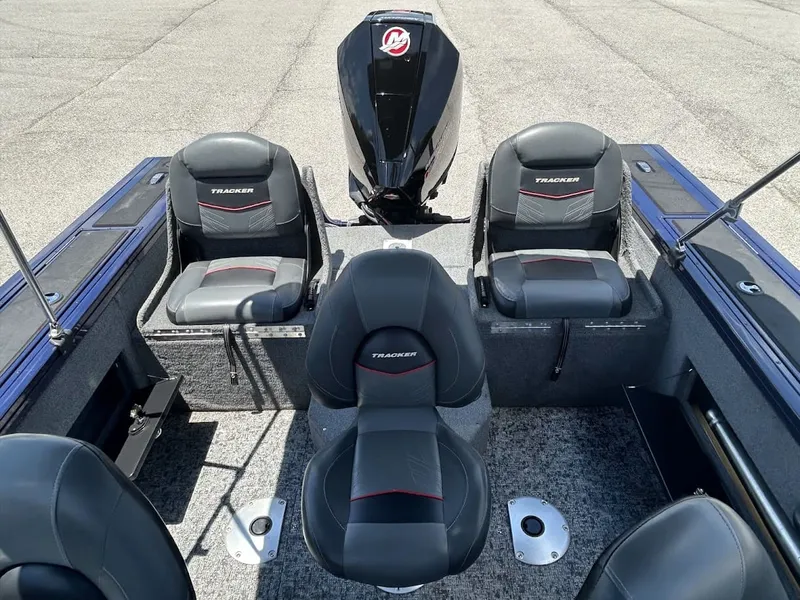 Slide: The Image of Tracker Targe V18 Combo 2024 - 18