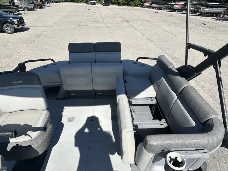 Slide: The Image of Sea-Doo Switch 2024 - 13