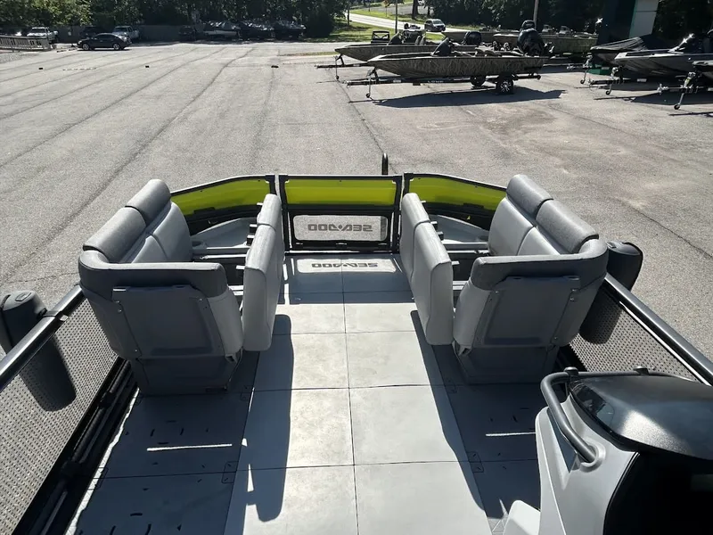 Slide: The Image of Sea-Doo Switch 2024 - 10