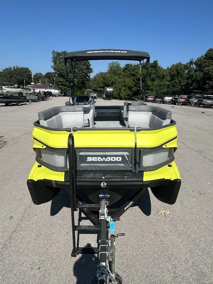 Slide: The Image of Sea-Doo Switch 2024 - 7