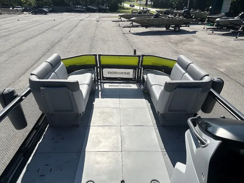 Slide: The Image of Sea-Doo Switch 2024 - 9