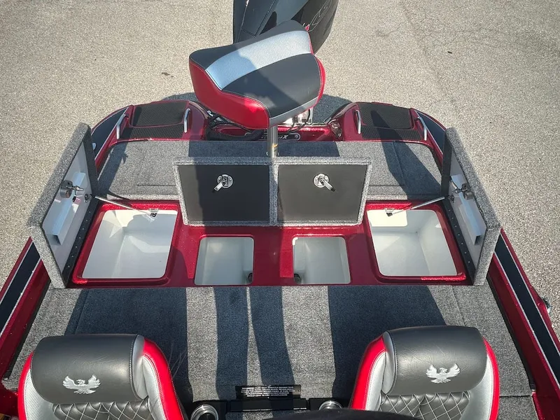 Slide: The Image of Phoenix Bass Boat 721 ZXL 2027 - 16