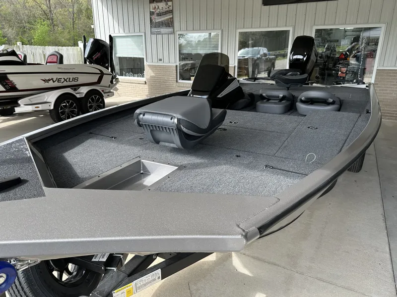 The Image of Lowe Stinger 5 Series 175C 2026 - 0
