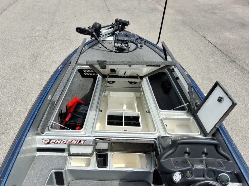 Slide: The Image of Phoenix Bass Boat 21 PHX 2019 - 17