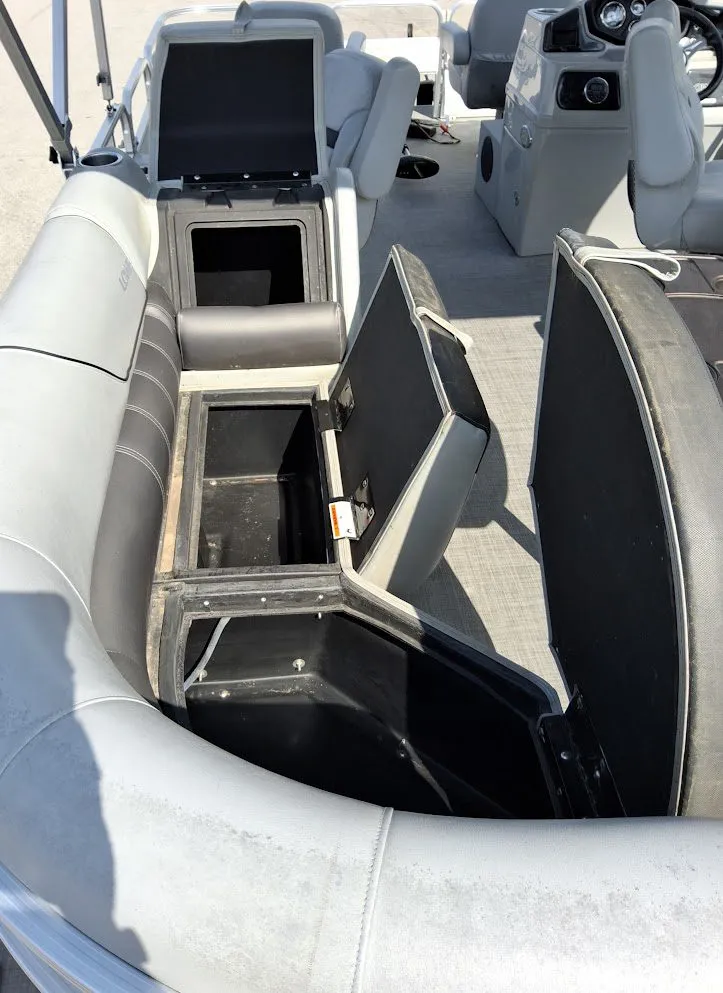 Slide: The Image of Lowe SF 212 2019 - 20