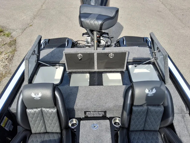 Slide: The Image of Phoenix Bass Boat 819ZXL 2027 - 20
