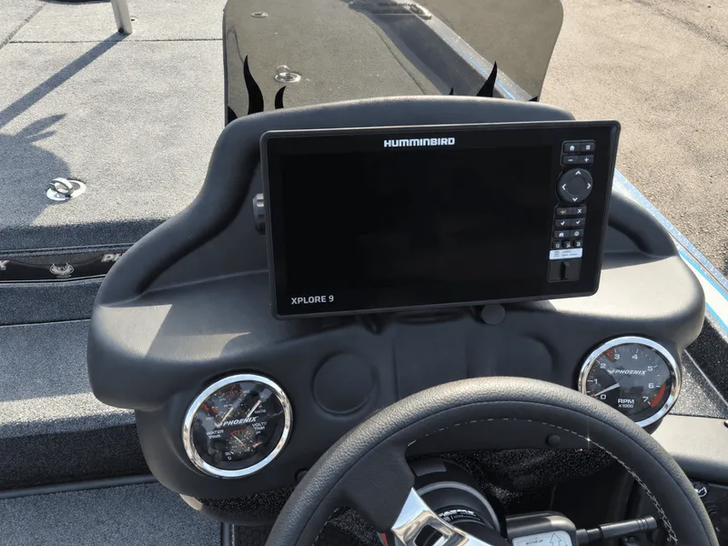 Slide: The Image of Phoenix Bass Boat 819ZXL 2027 - 16