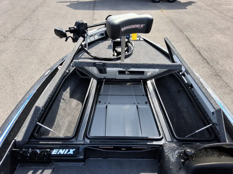 Slide: The Image of Phoenix Bass Boat 819ZXL 2027 - 14