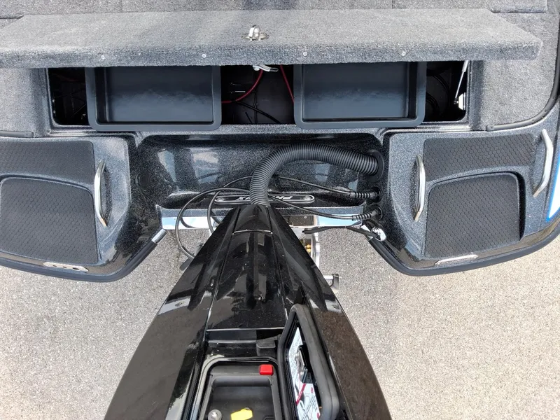 Slide: The Image of Phoenix Bass Boat 819ZXL 2027 - 22