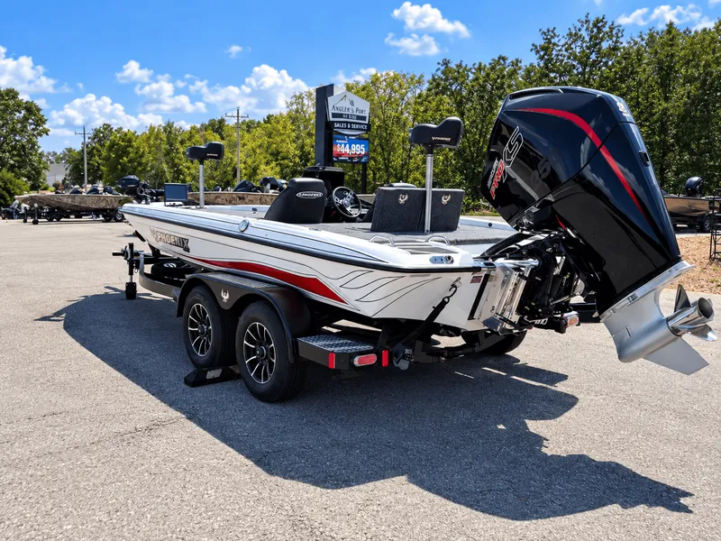 Slide: The Image of Phoenix Bass Boat 720 ZXL 2027 - 6