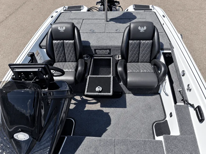 Slide: The Image of Phoenix Bass Boat 720 ZXL 2027 - 18