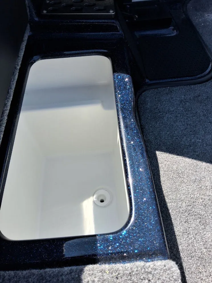 Slide: The Image of Phoenix Bass Boat 921 Elite X 2027 - 15