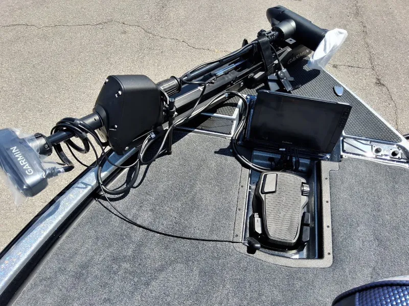 Slide: The Image of Phoenix Bass Boat 921 Elite X 2027 - 11