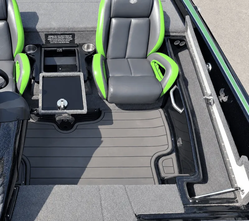 Slide: The Image of Phoenix Bass Boat 920 Elite 2024 - 22