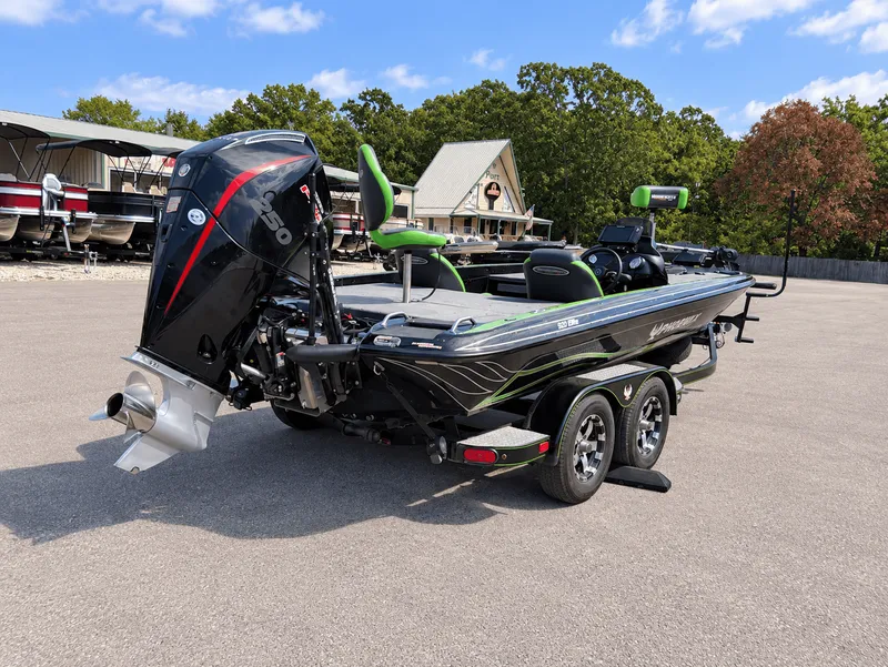Slide: The Image of Phoenix Bass Boat 920 Elite 2024 - 11
