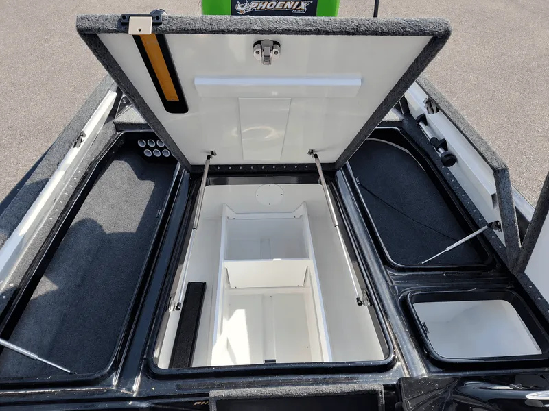 Slide: The Image of Phoenix Bass Boat 920 Elite 2024 - 18