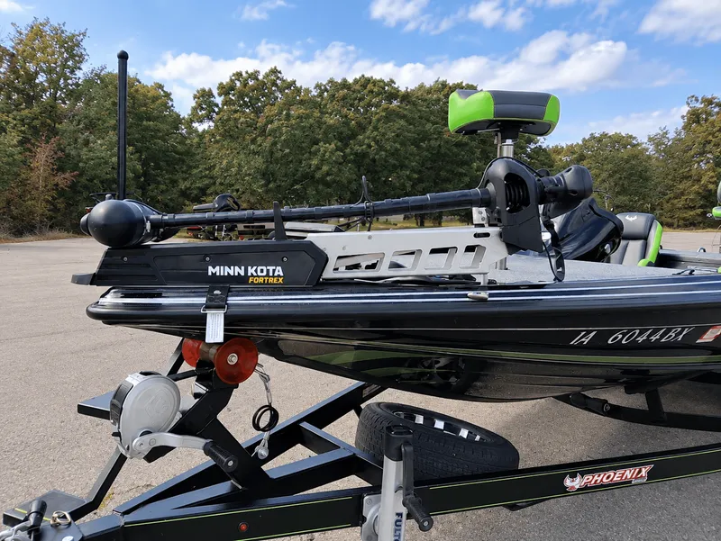 Slide: The Image of Phoenix Bass Boat 920 Elite 2024 - 14