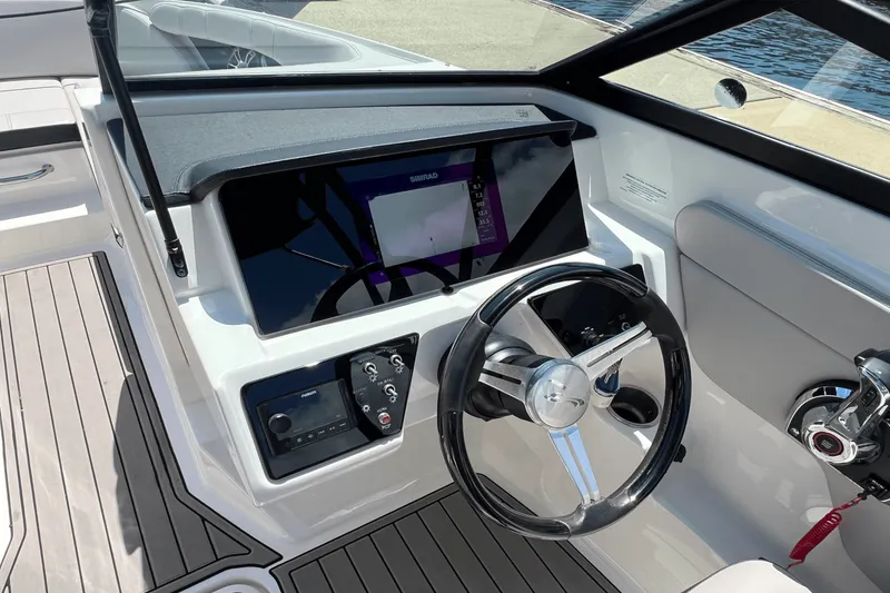 Slide: The Image of Sea Ray SPX 210 Outboard 2023 - 25