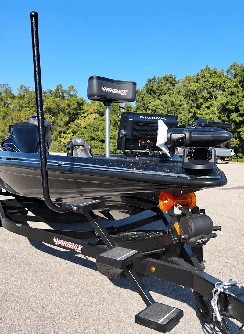 Slide: The Image of Phoenix Bass Boat 21 LXE 2027 - 13