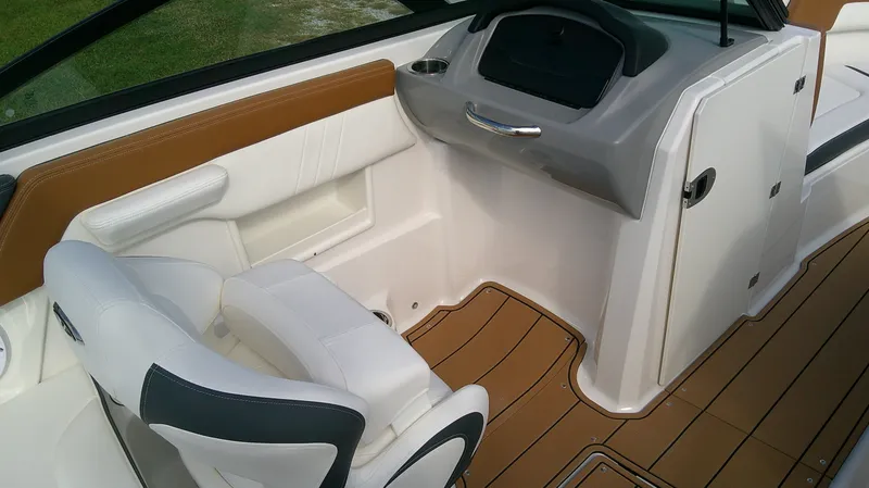 Slide: The Image of Chaparral 23 SSi 2026 - 13