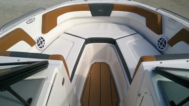 Slide: The Image of Chaparral 23 SSi 2026 - 15