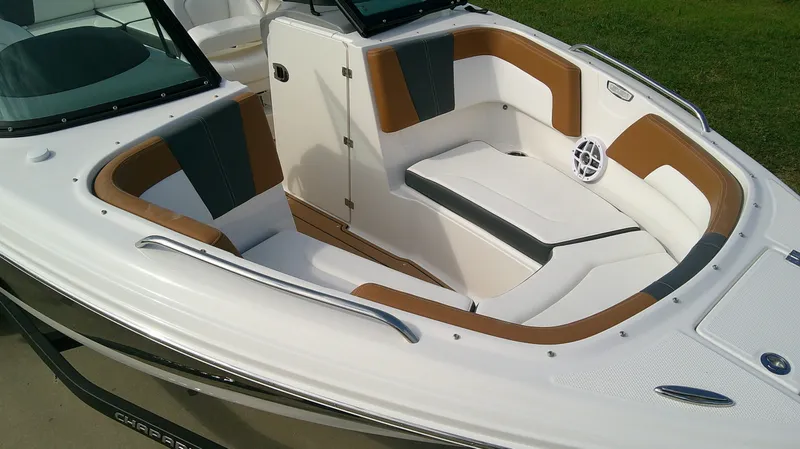 Slide: The Image of Chaparral 23 SSi 2026 - 5