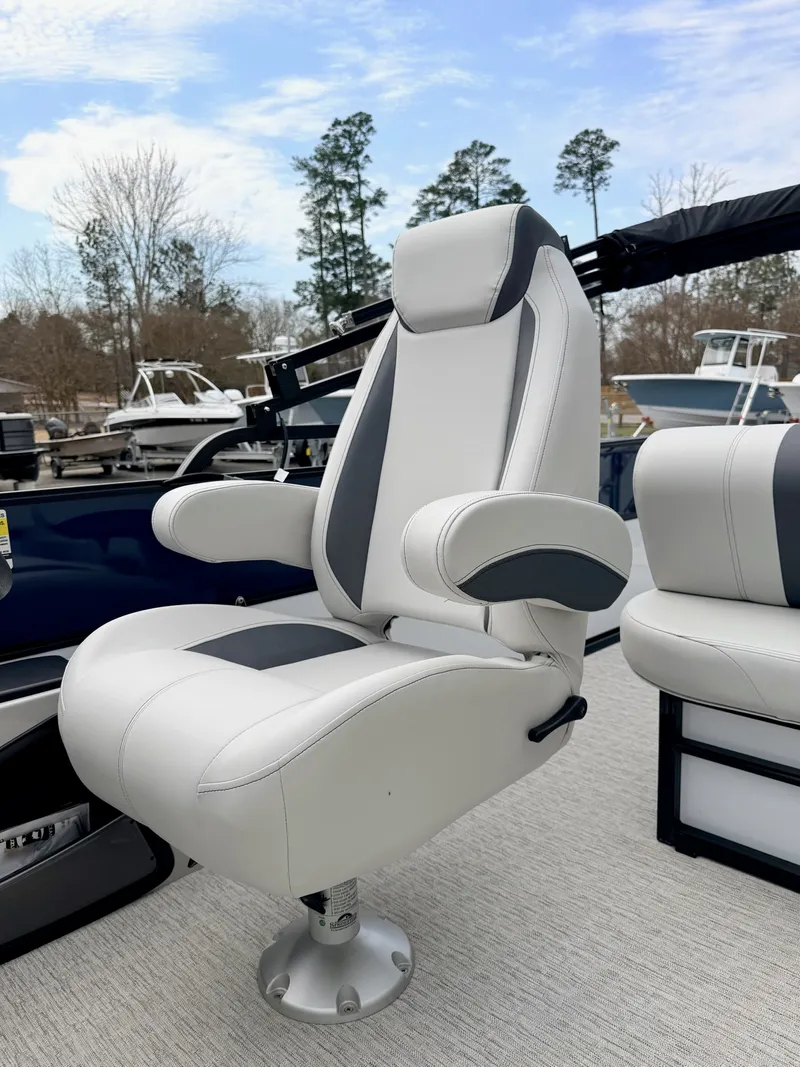 Slide: The Image of Coach Pontoons 243 FLC 2026 - 10