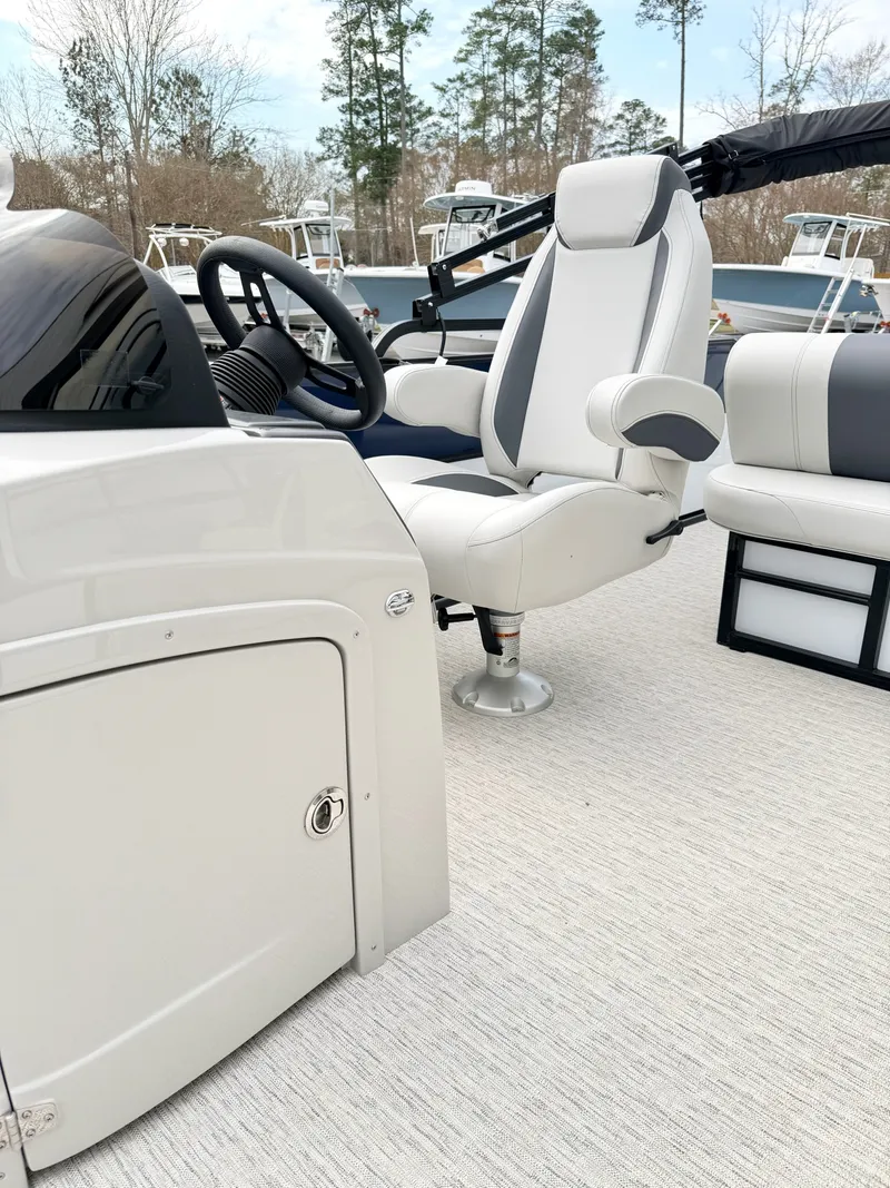 Slide: The Image of Coach Pontoons 243 FLC 2026 - 9