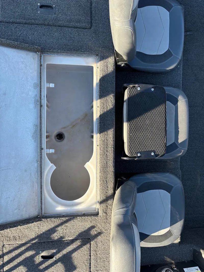 Slide: The Image of Lowe 175 Stinger 2020 - 9