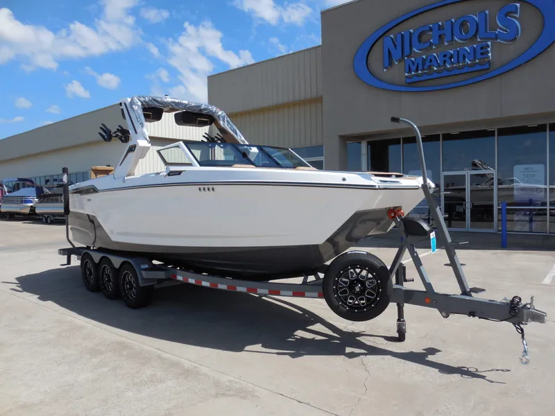 Slide: The Image of MasterCraft Xstar 25 2026 - 1