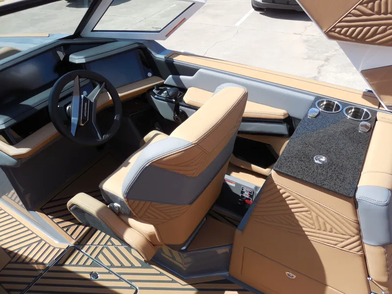 Slide: The Image of MasterCraft Xstar 25 2026 - 12