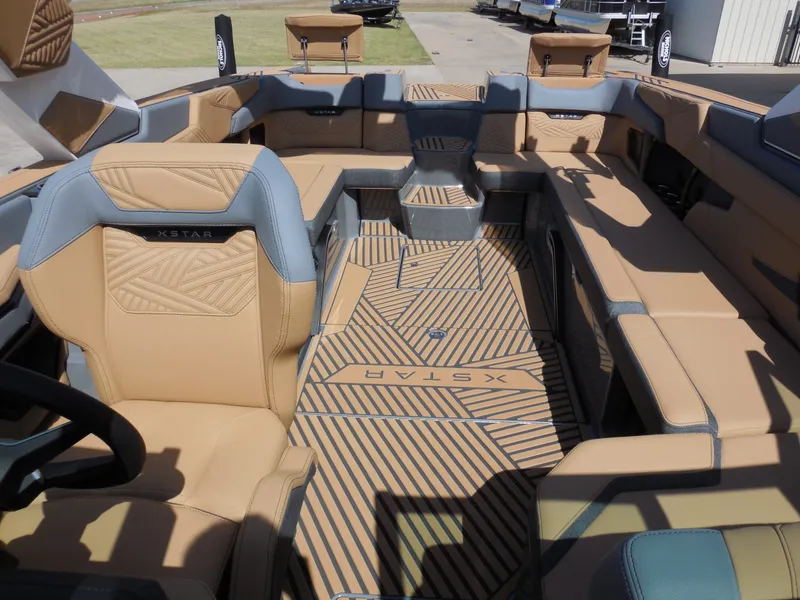 Slide: The Image of MasterCraft Xstar 25 2026 - 18