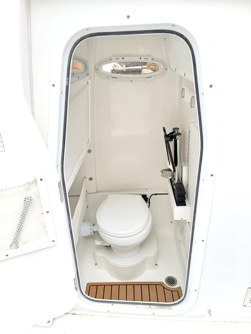 Slide: The Image of Sea Hunt Ultra 275 SE 2025 - 14