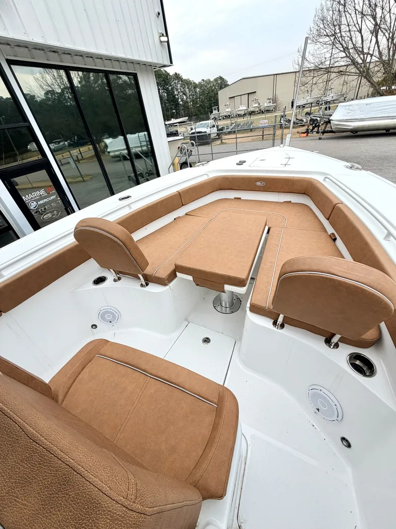 Slide: The Image of Sea Hunt Ultra 275 SE 2025 - 17