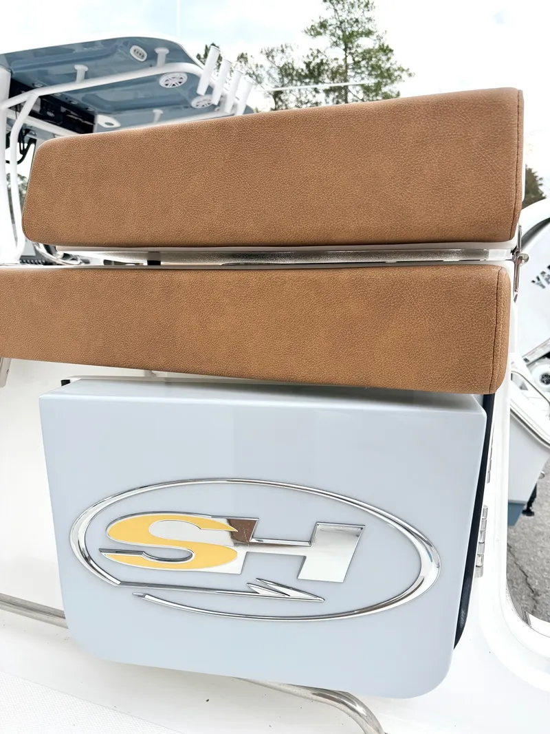 Slide: The Image of Sea Hunt Ultra 275 SE 2025 - 5