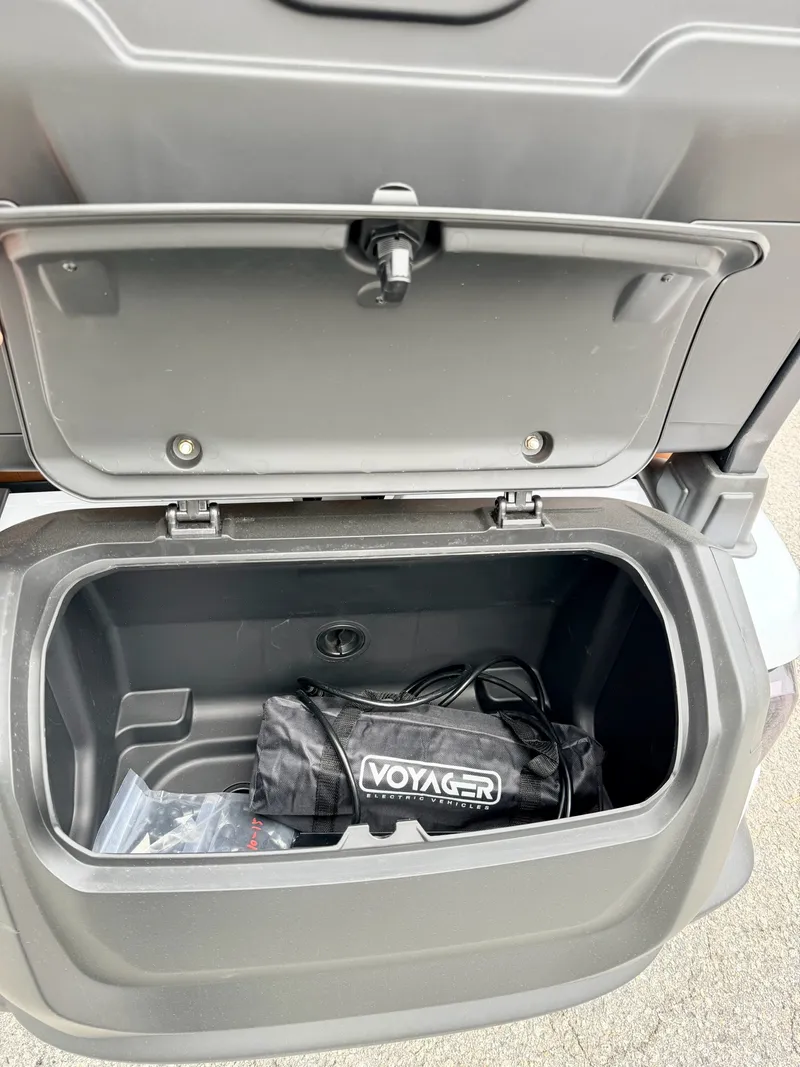 Slide: The Image of Voyager Commander 2026 - 4