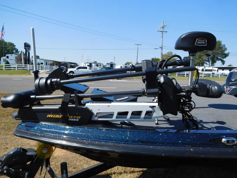 Slide: The Image of Ranger Z521L 2019 - 10