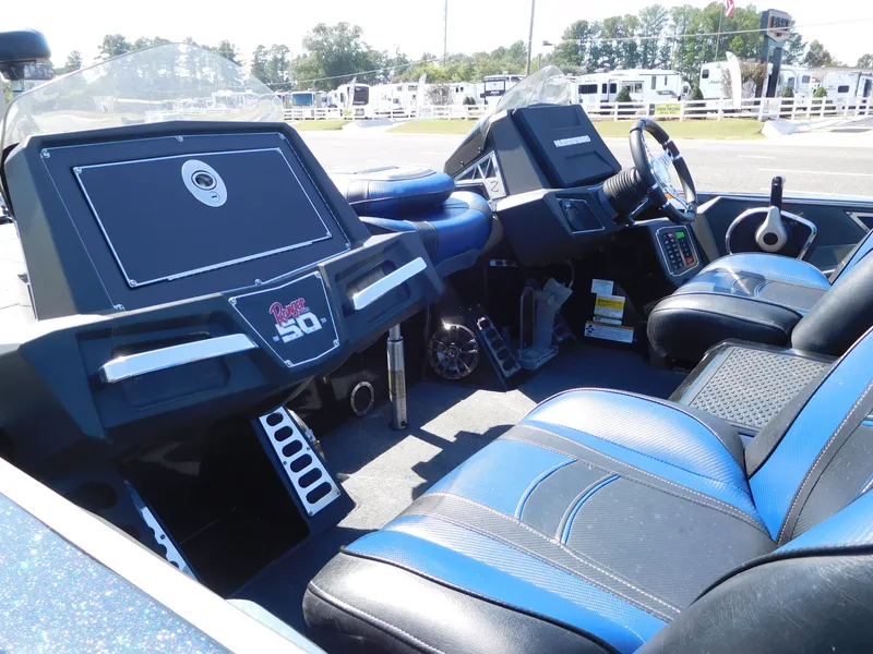 Slide: The Image of Ranger Z521L 2019 - 15