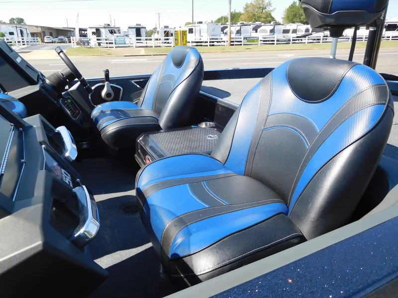 Slide: The Image of Ranger Z521L 2019 - 16