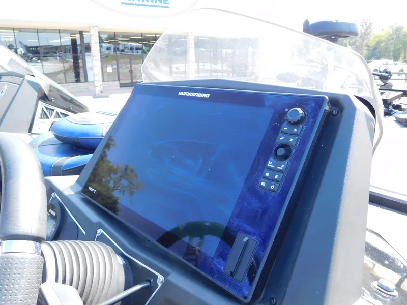 Slide: The Image of Ranger Z521L 2019 - 17