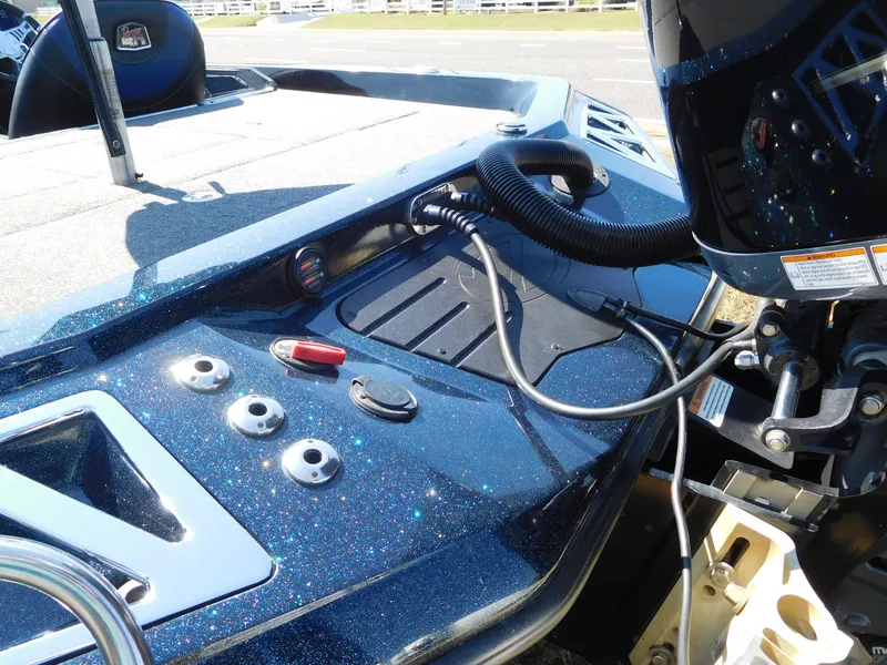 Slide: The Image of Ranger Z521L 2019 - 24