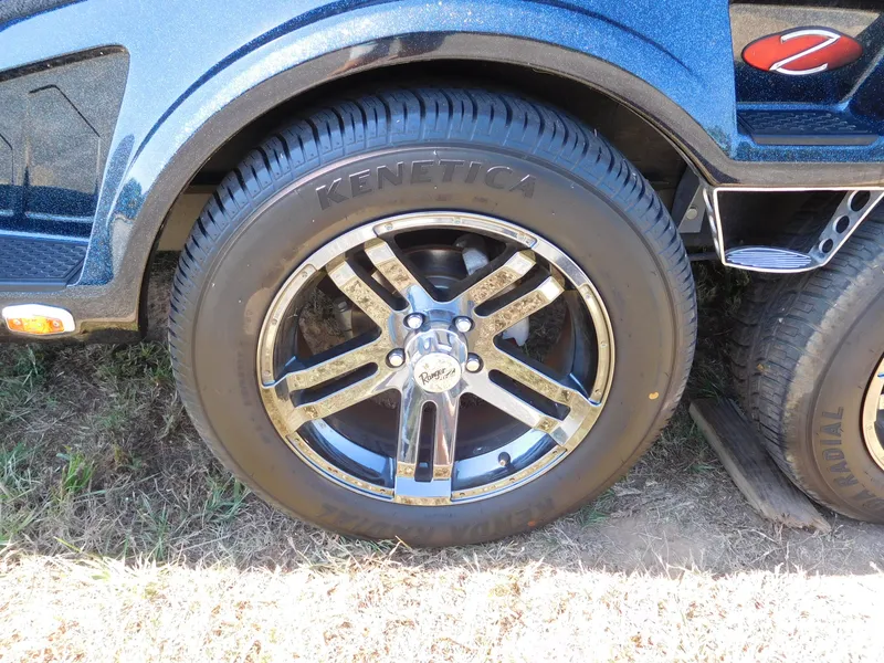 Slide: The Image of Ranger Z521L 2019 - 25